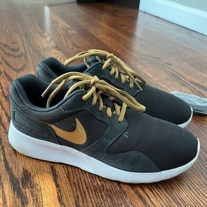 Nike (womens) Kaishi sneakers